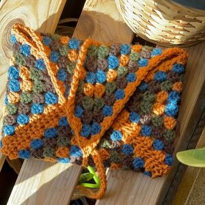 ISLA BOOK/KINDLE SLEEVE